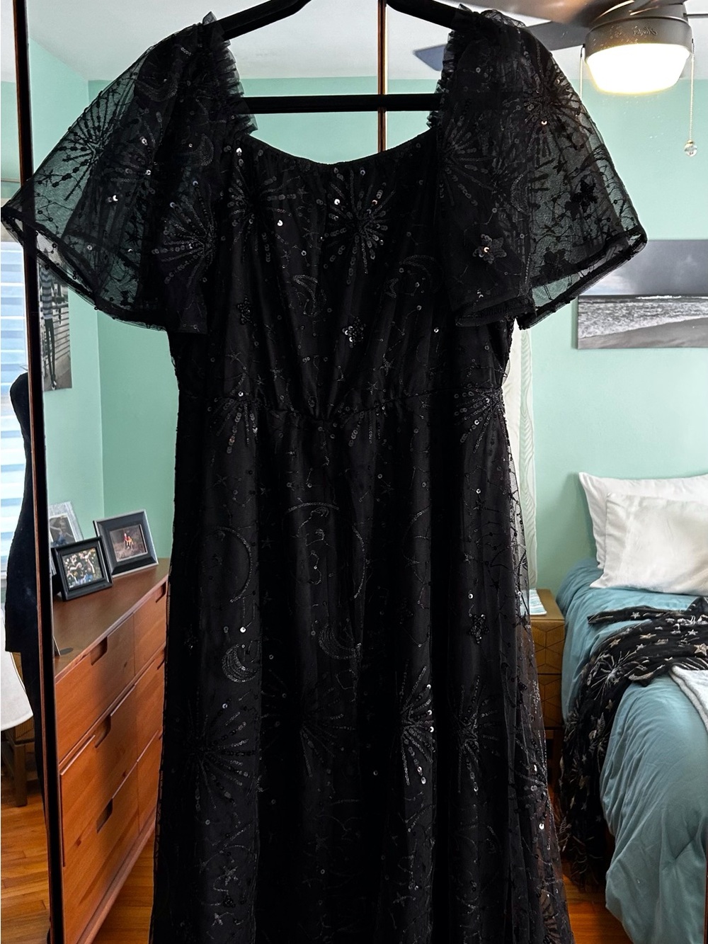 Women’s dresses - Picture 5 of 8